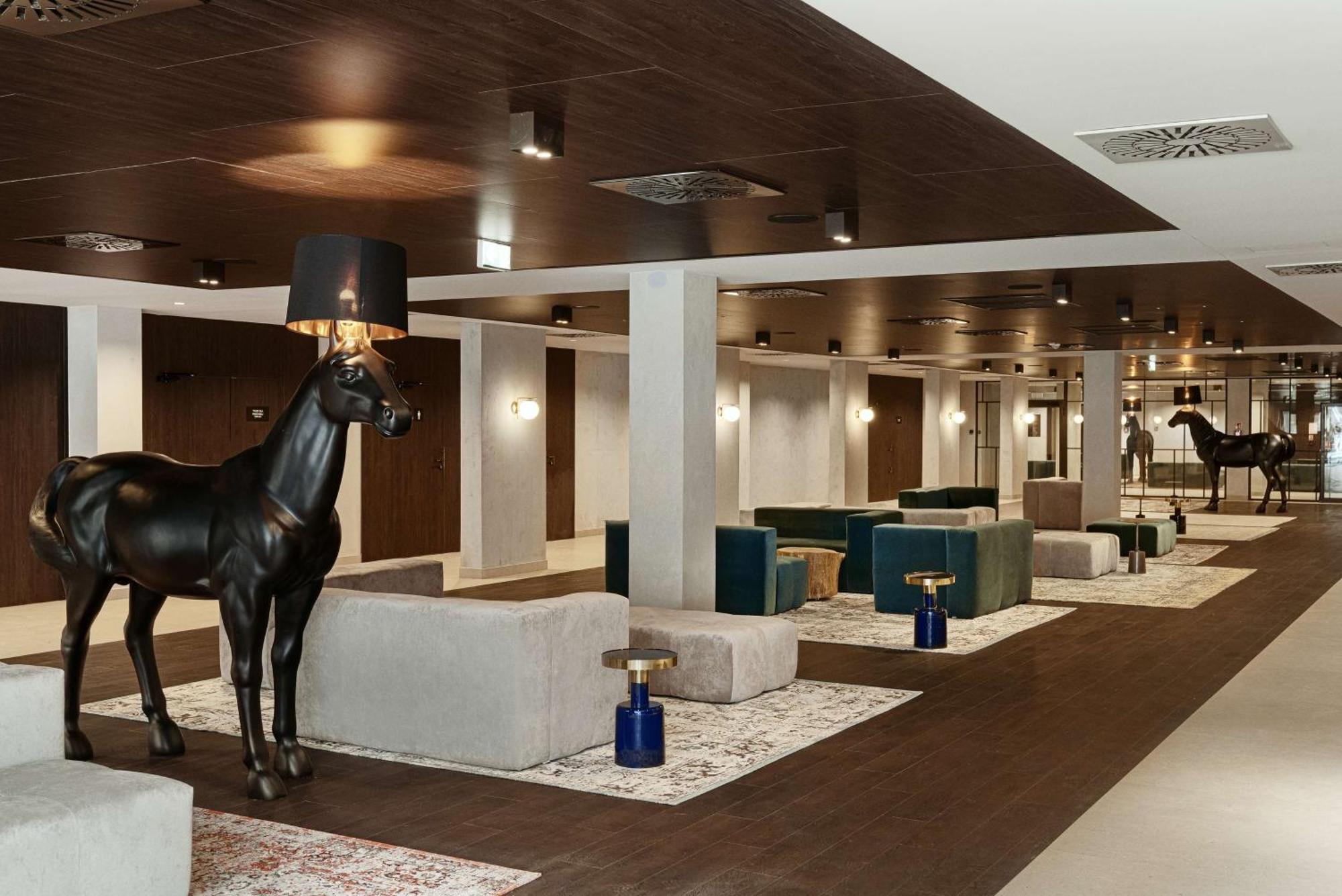Radisson Blu Resort & Conference Center, Ostroda Mazury Екстериор снимка The interior of the hotel